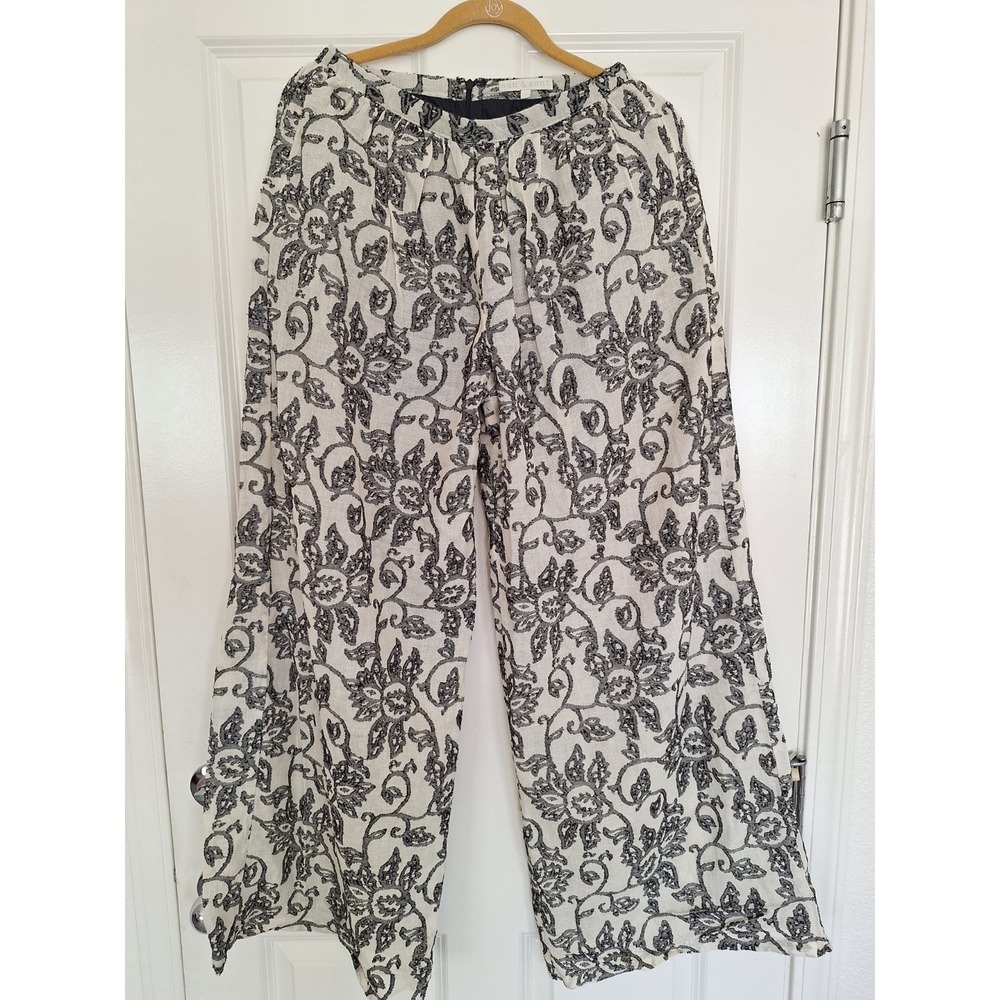 San & Soni‎ Anthropologie  Floral Black and White Women's Pants Size 6
